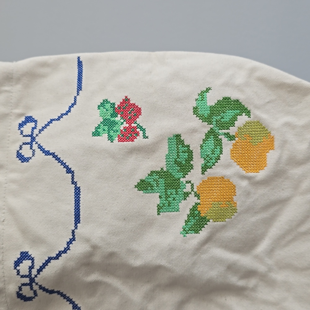 NWT BAGGU Cross Stitch Horizontal Duck Bag - Picture 3 of 12